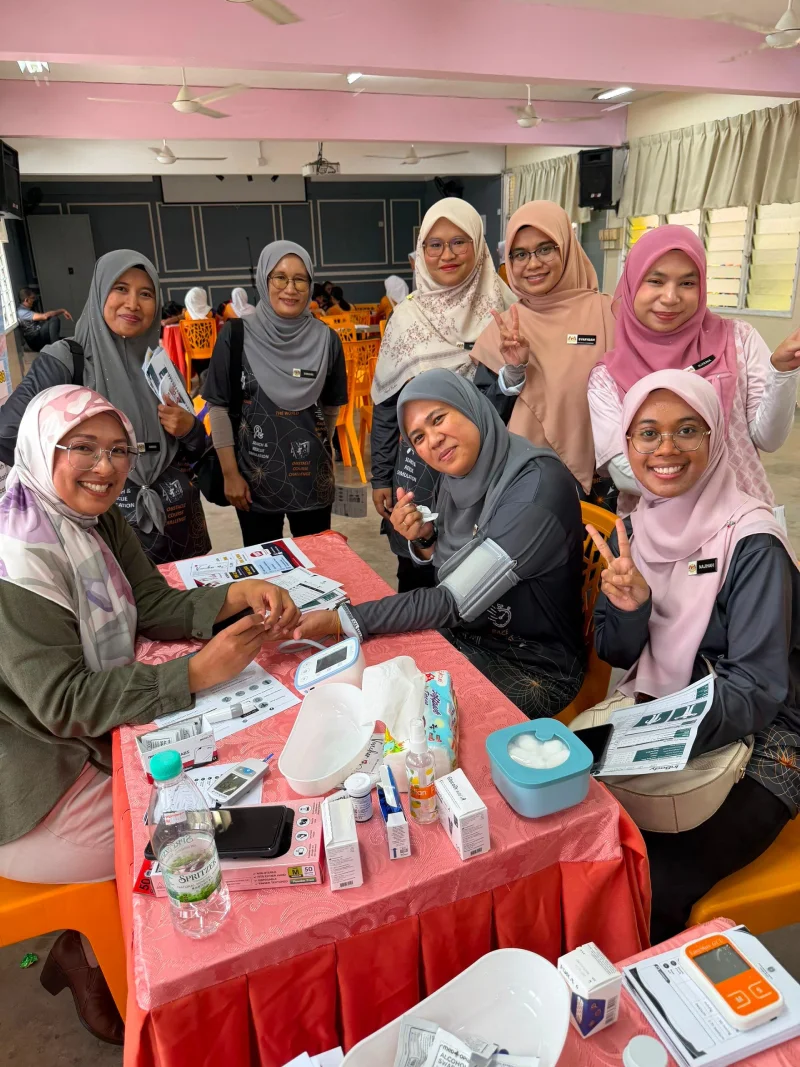Putra Medical Centre basic health screening activity at SMK Bandar Sri Damansara 2, photo 1